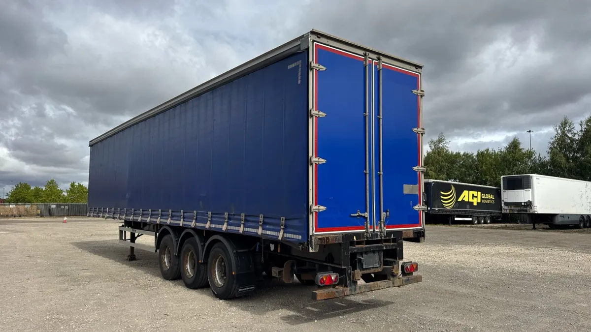 2015 moffet trailer 45ft - Image 3