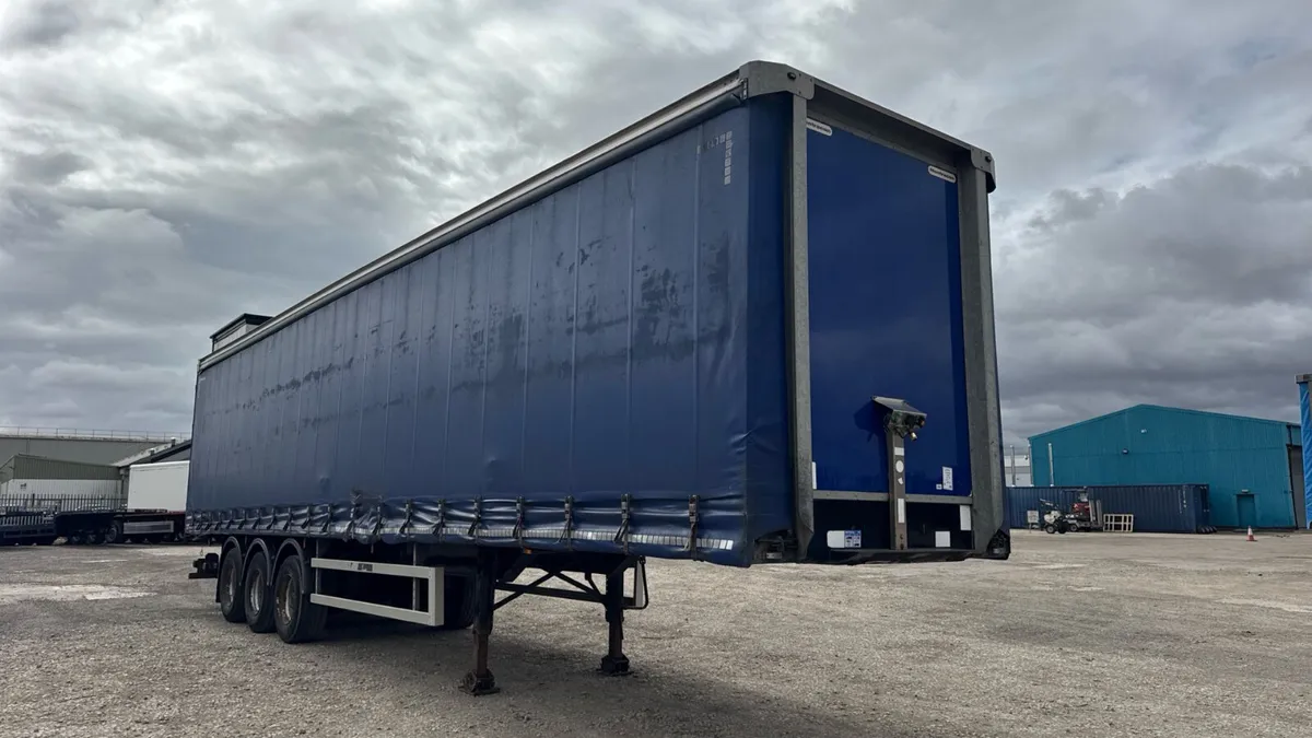 2015 moffet trailer 45ft - Image 2