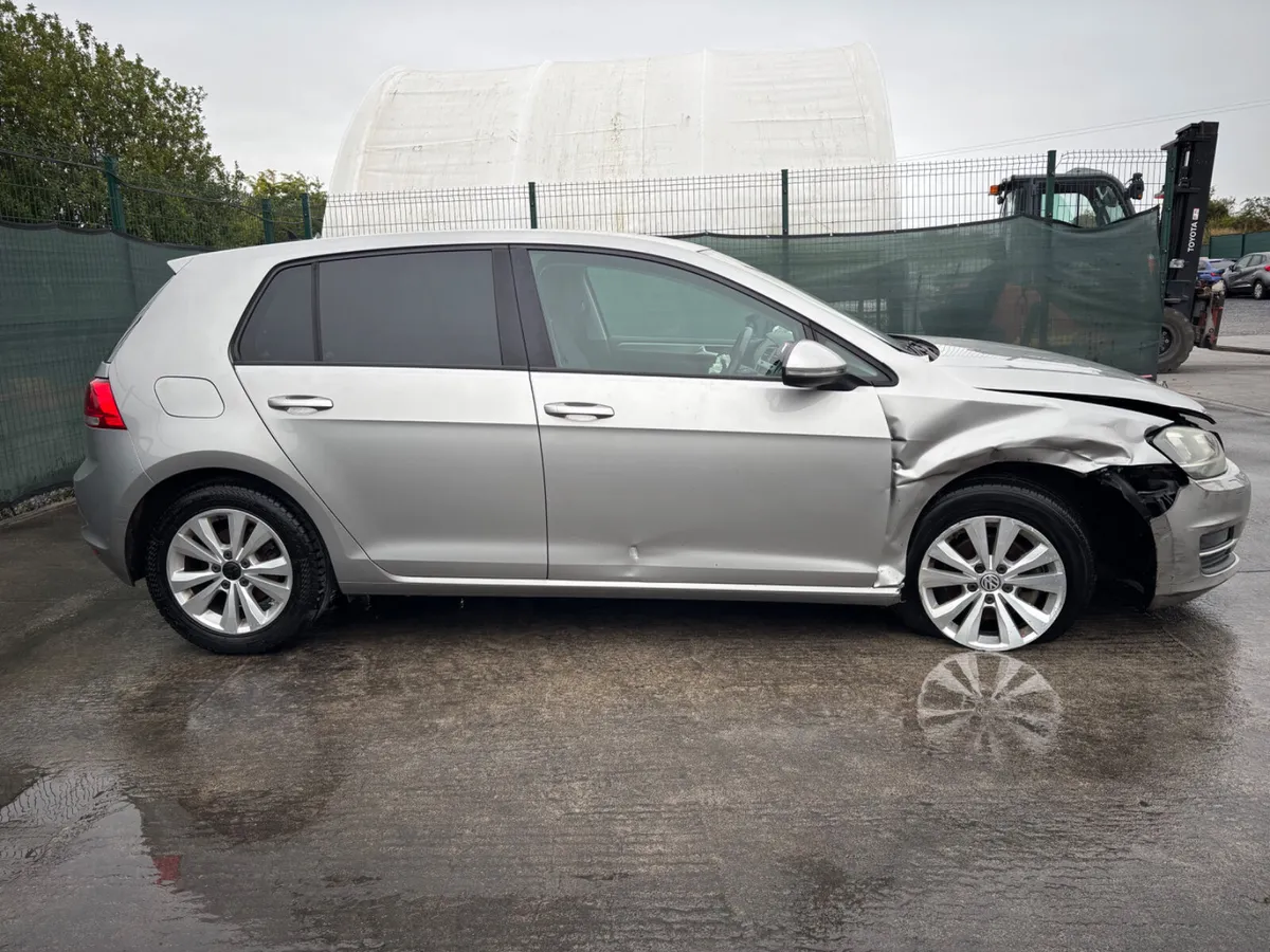 142 Volkswagen Golf 1.2 Tsi Automatic - Image 4