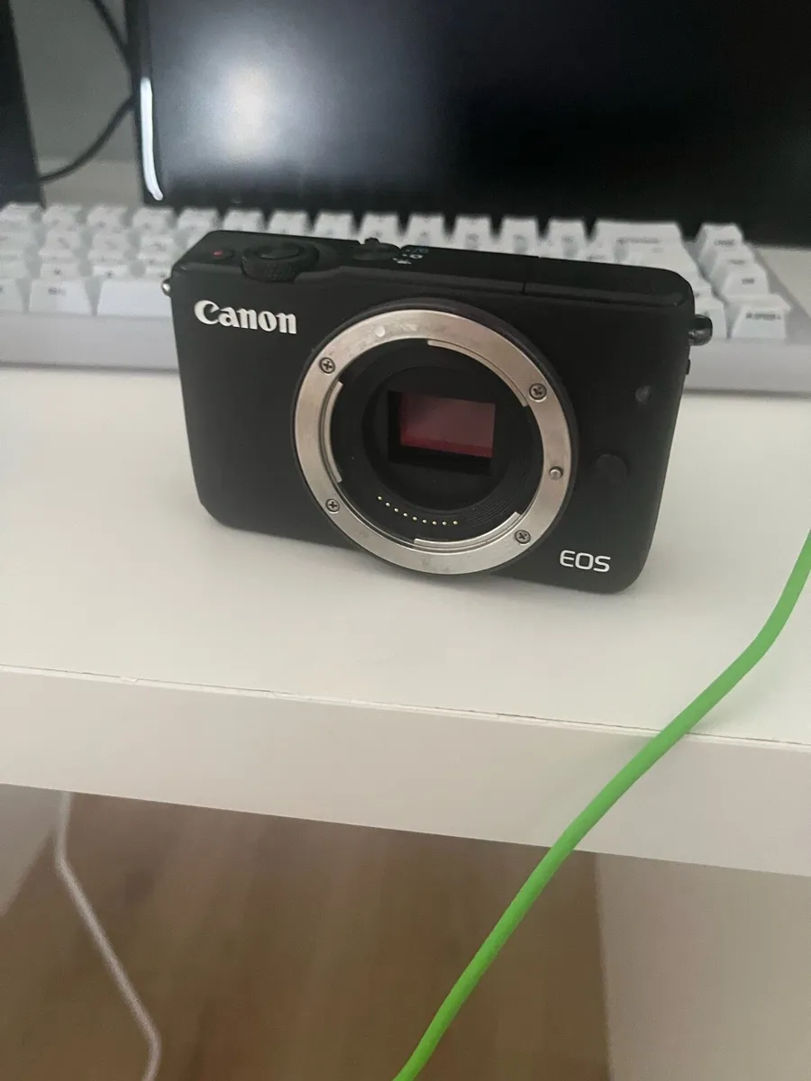 Canon EOS M10 +15-45mm Lens - Image 3
