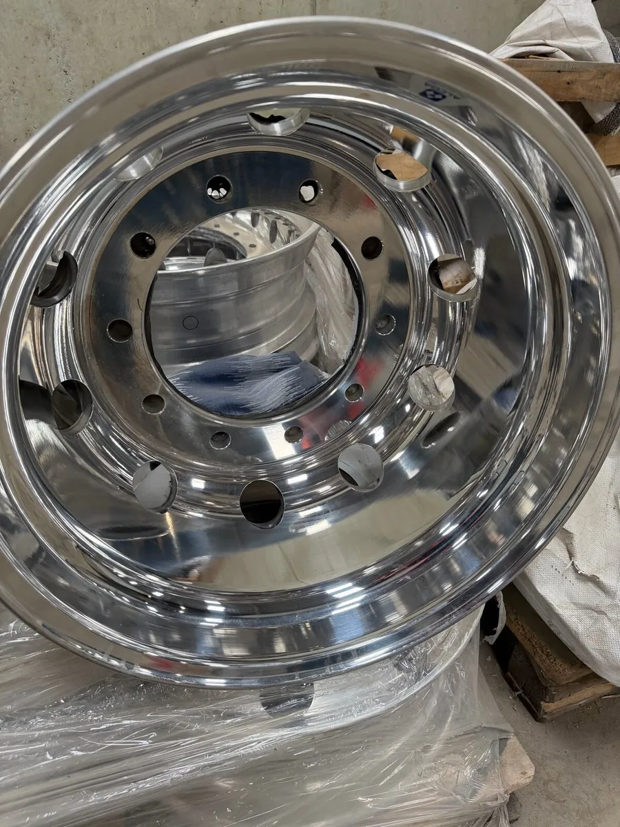 Alcoa Alloy Rims - Image 1