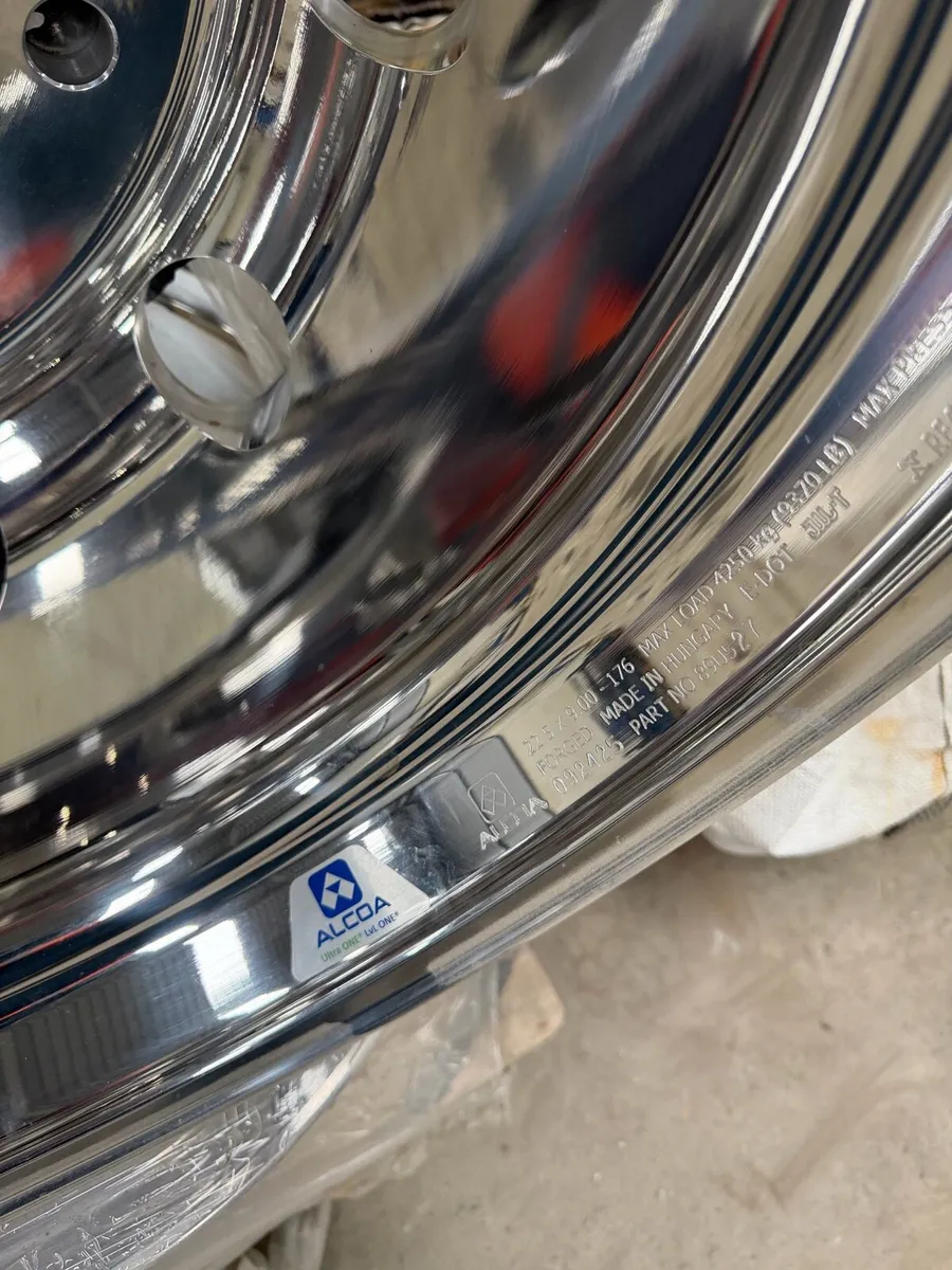 Alcoa Alloy Rims - Image 2