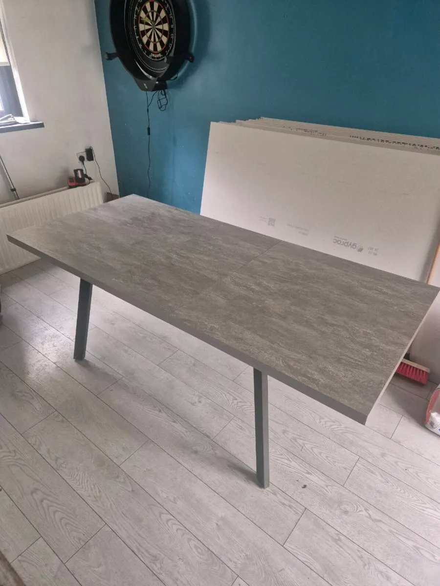 Dining table - Image 3