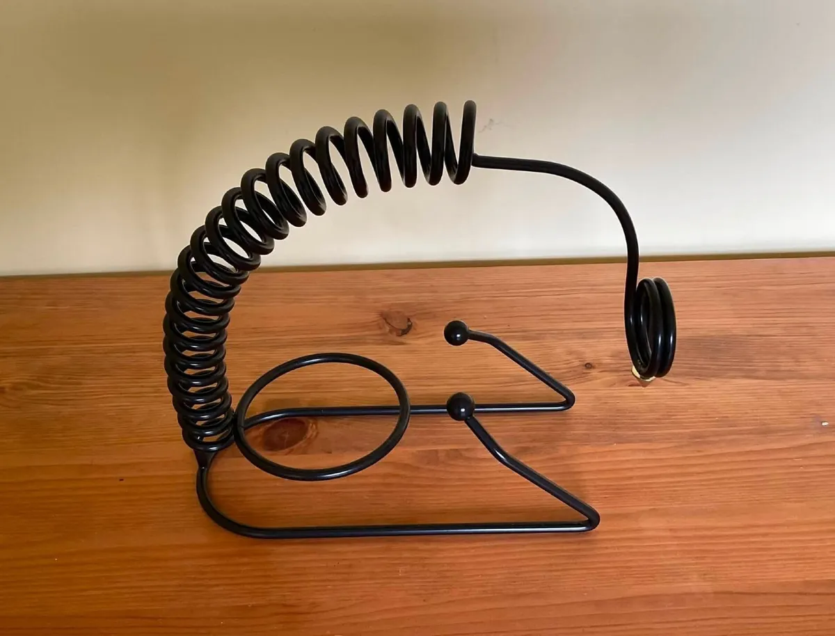Wine Butler – Spiral Metal Wine Bottle Holder - Image 2