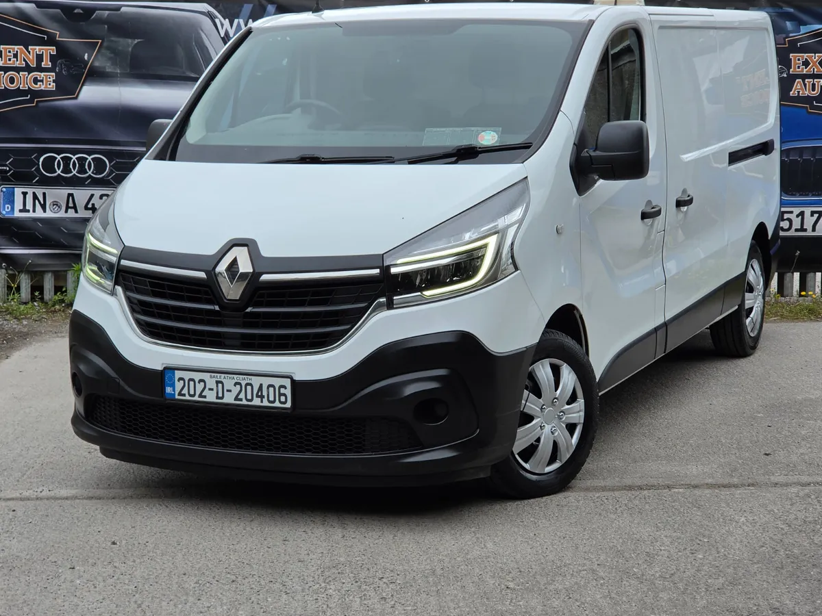 Renault Trafic 2020 VERY CLEAN VAN NEW DOE! - Image 2