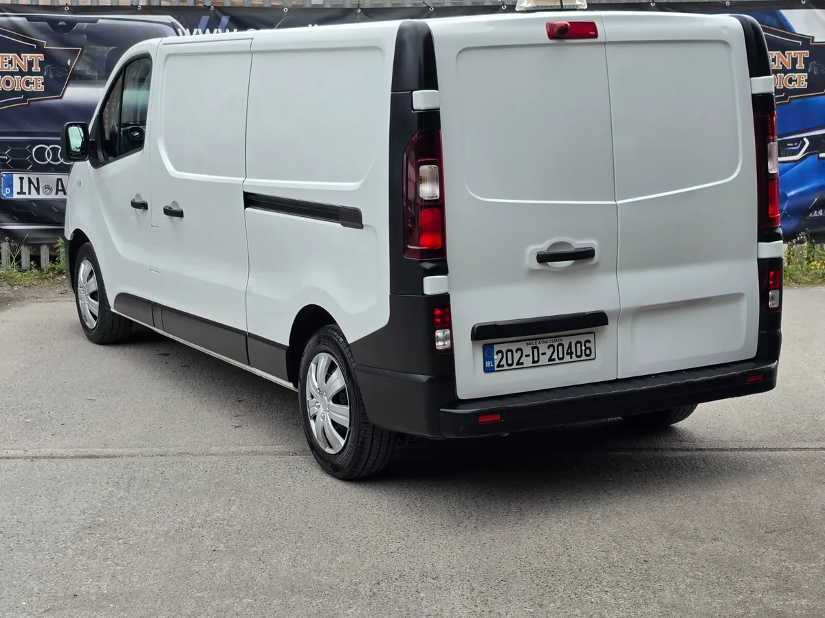 Renault Trafic 2020 VERY CLEAN VAN NEW DOE! - Image 4