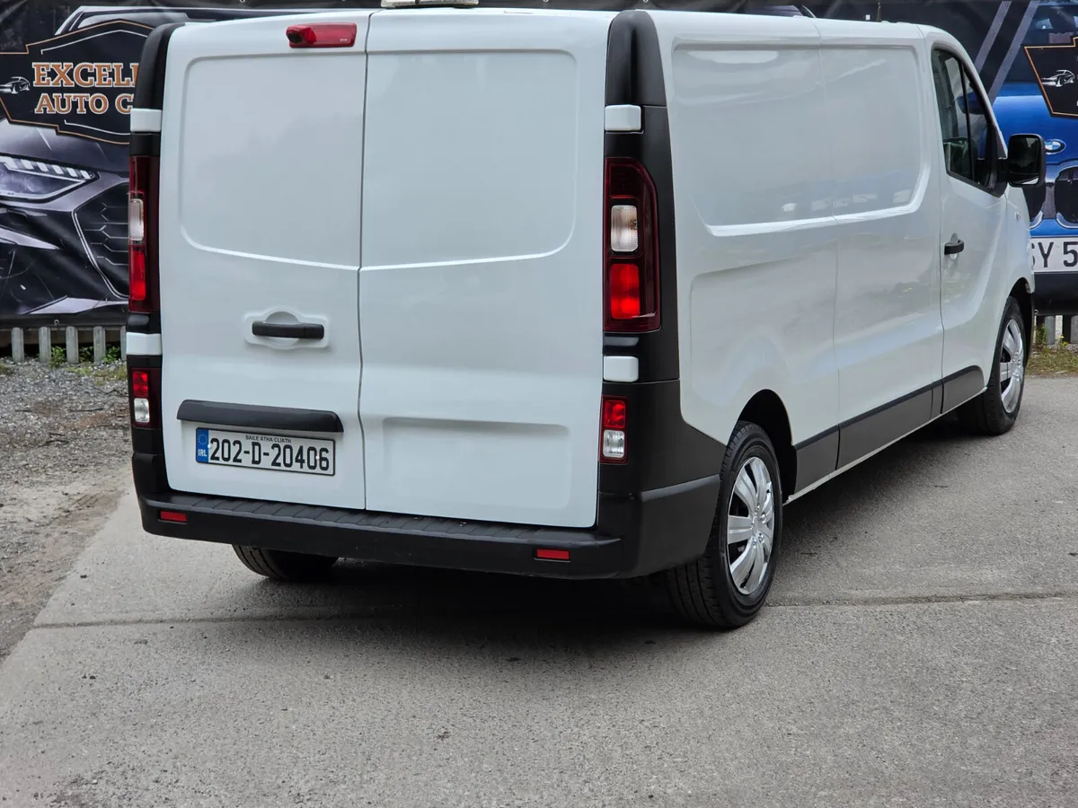 Renault Trafic 2020 VERY CLEAN VAN NEW DOE! - Image 3