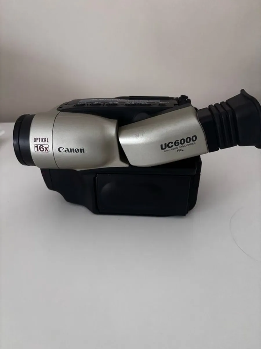 Canon UC6000 8mm camcorder