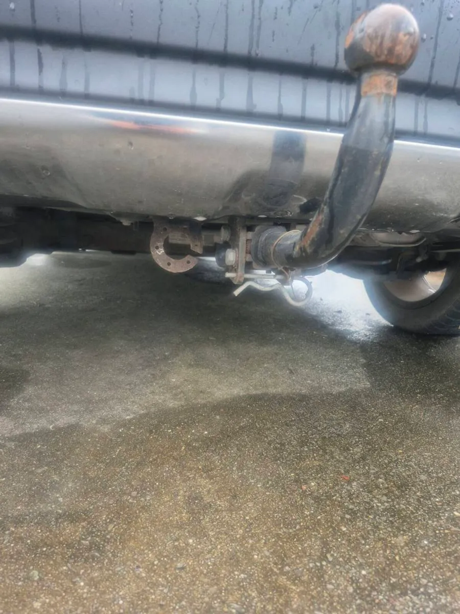 Car Hitch(specific to Peugeot 208) - Image 2