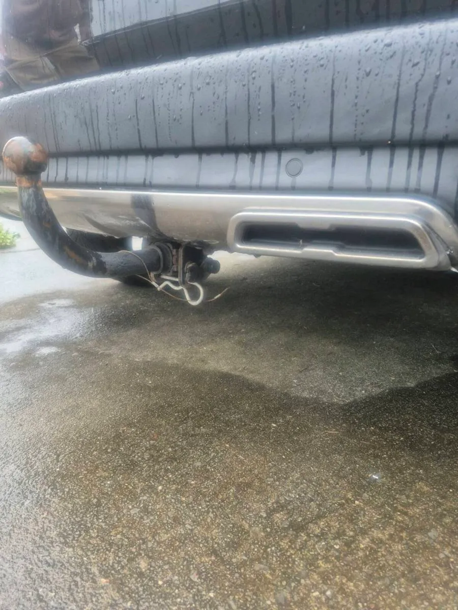 Car Hitch(specific to Peugeot 208) - Image 4