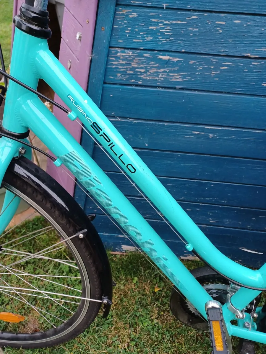 Bianchi Ladies Bike - Image 2