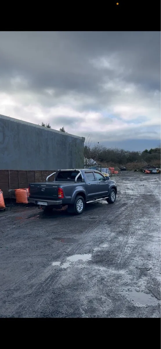 Toyota Hilux - Image 2