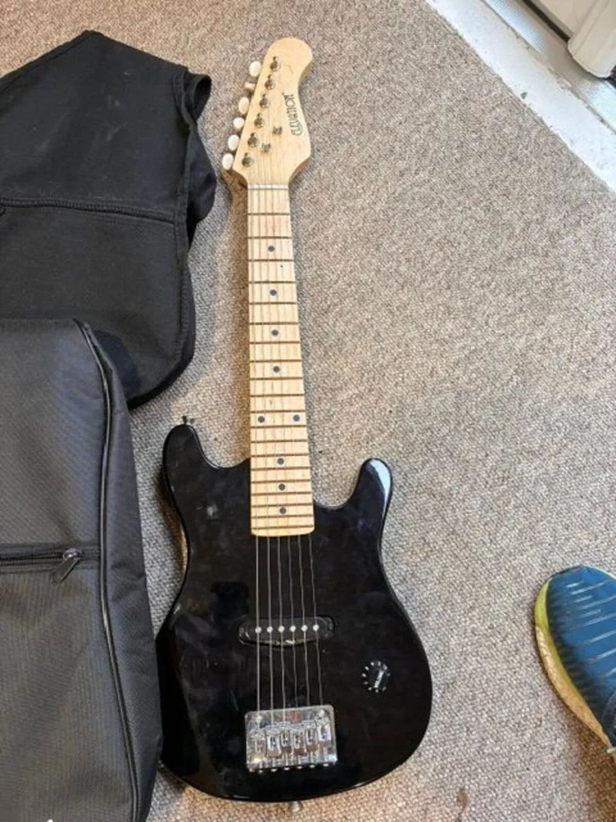Electric guitares x 2 for Children - Image 3