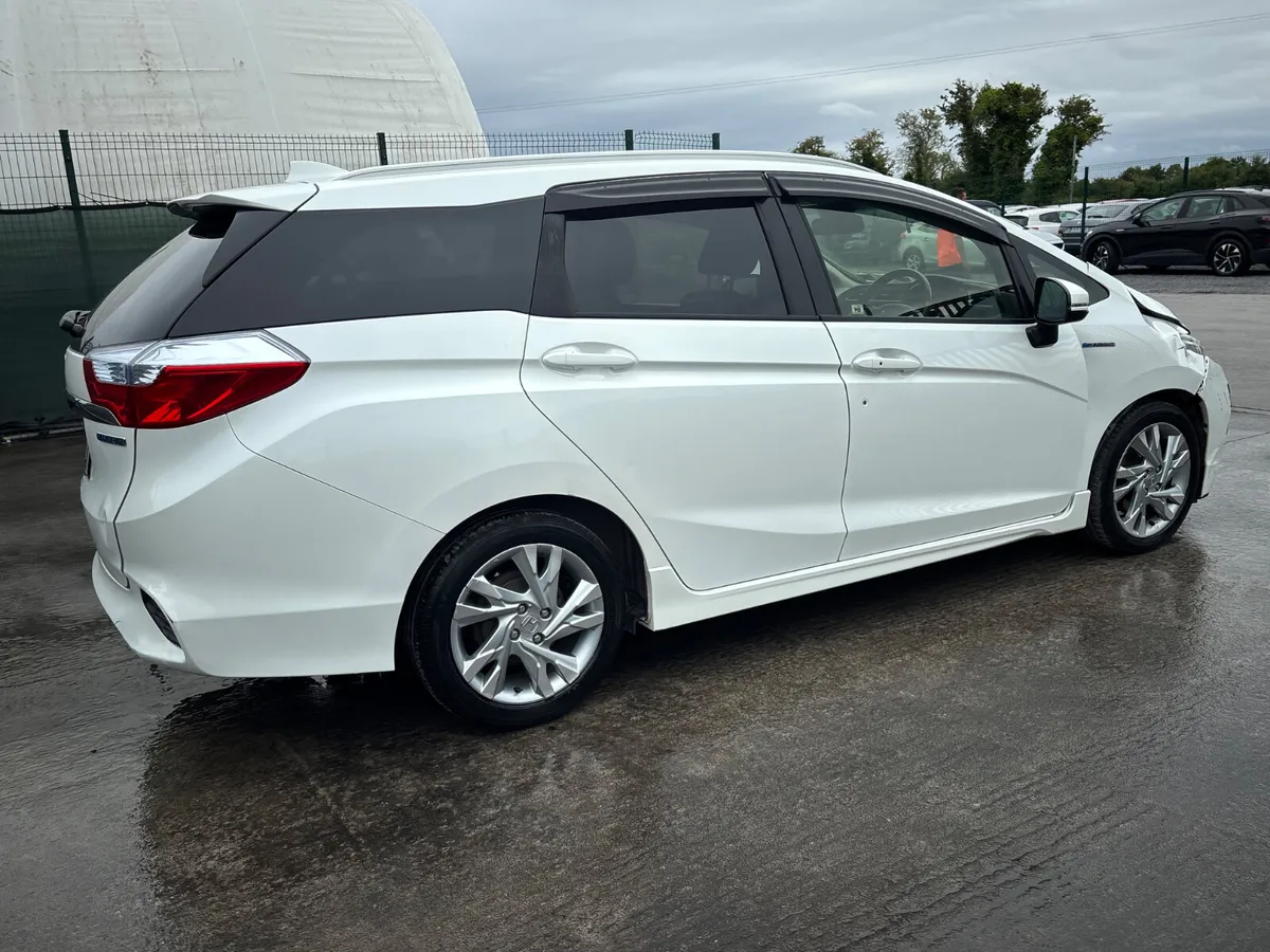 2018 Honda Shuttle Hybrid Light Damage - Image 3