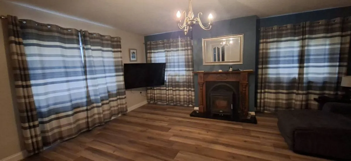 Curtains - Image 2