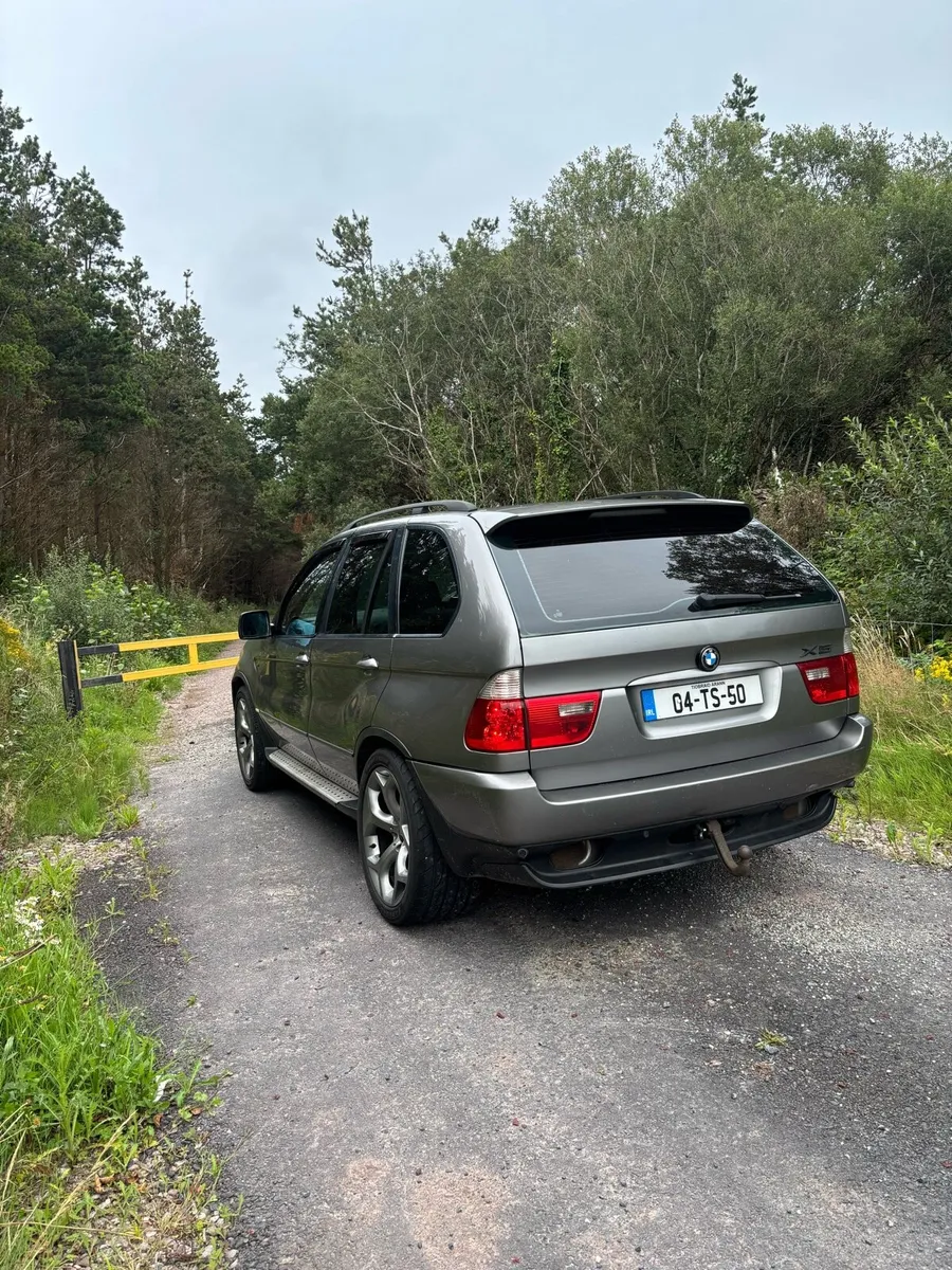 BMW X5 M-Sport Crew Cab Commercial - Image 4