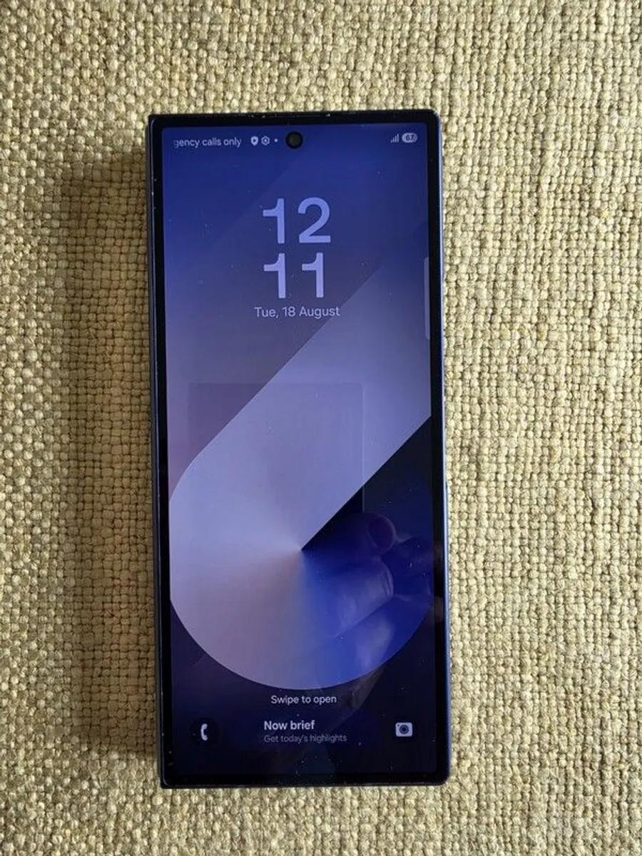 Samsung Z Fold 6 - Image 1