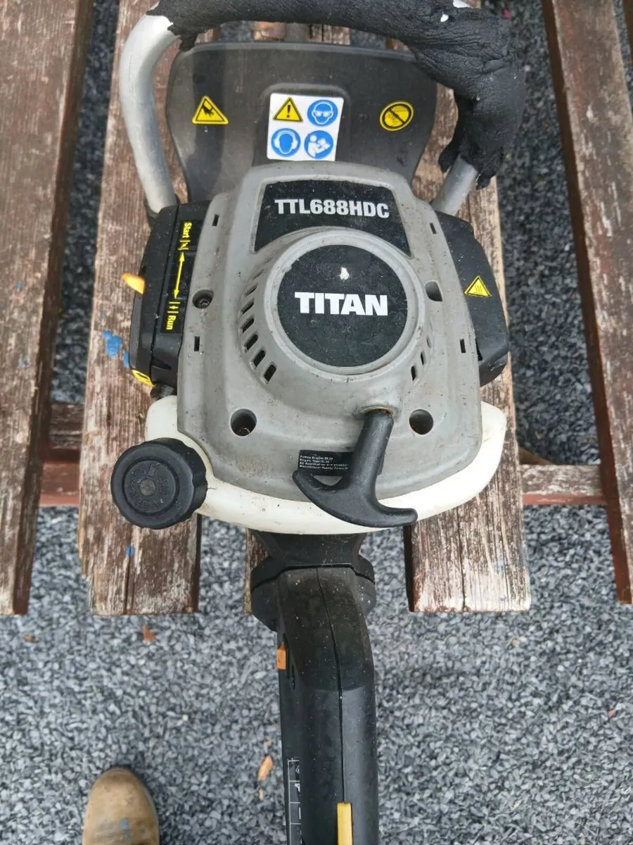 TITAN HEDGE CUTTERS - Image 1