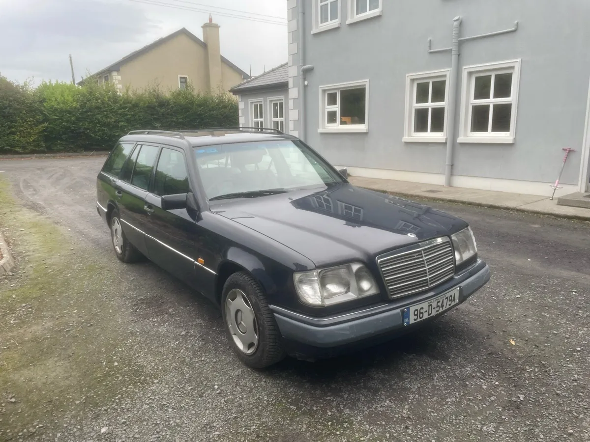 Mercedes e200 petrol - Image 1