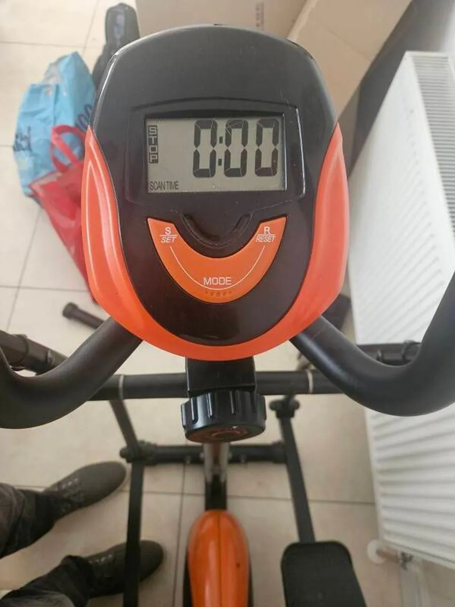 Cross Trainer - Image 2