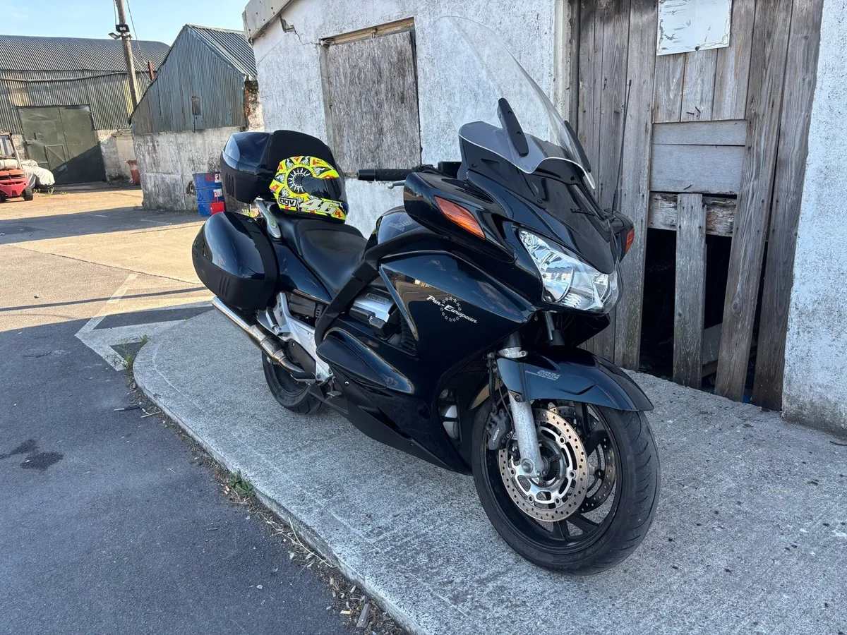 Honda ST 1300 Pan European - Image 2