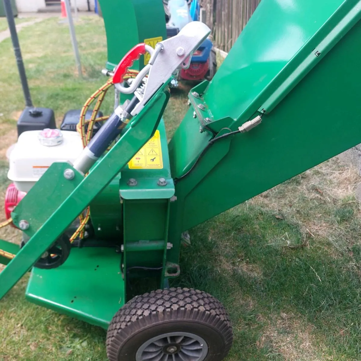Wood chipper - Image 1