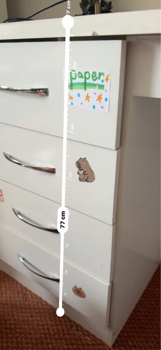 White desk - Image 3