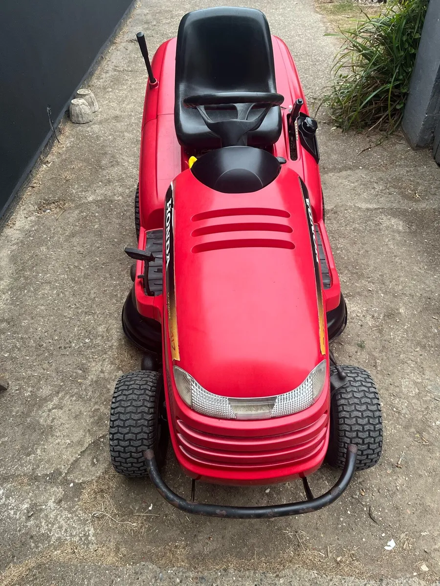 Honda mower - Image 1