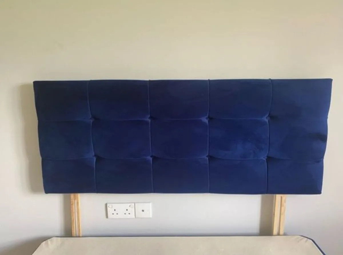 Navy Blue Velvet Divan Bed & Mattress – €300 ONO - Image 3