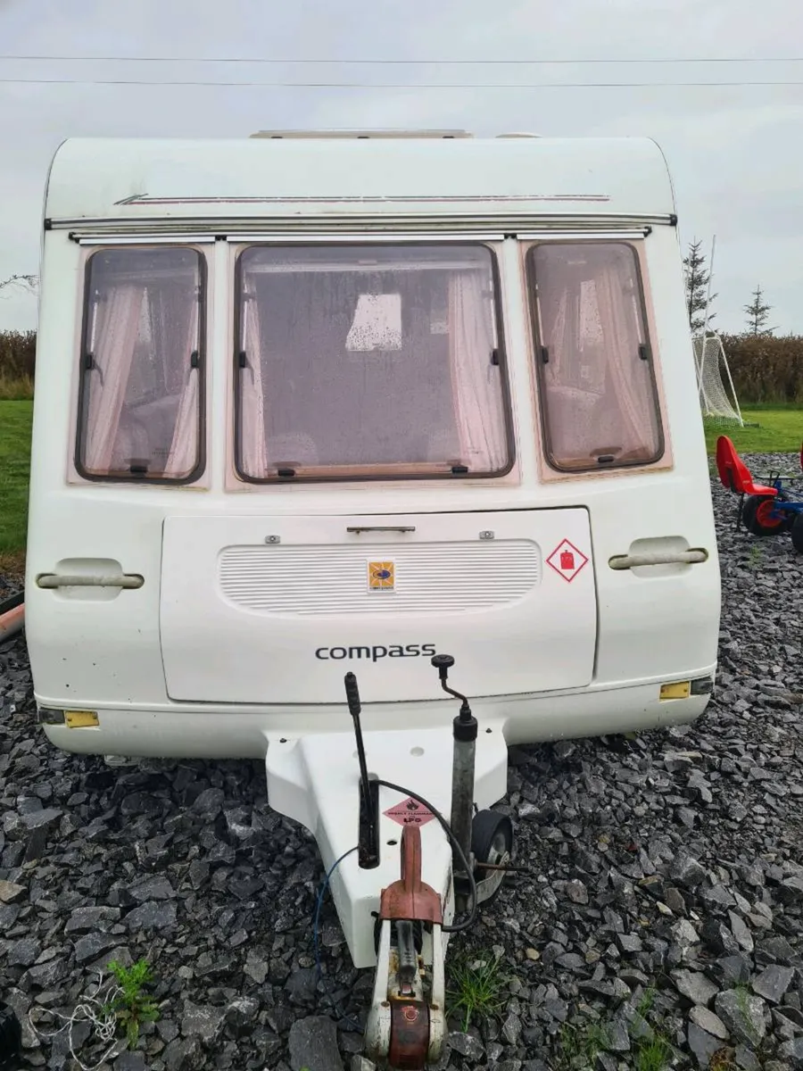 2 berth caravan - Image 1