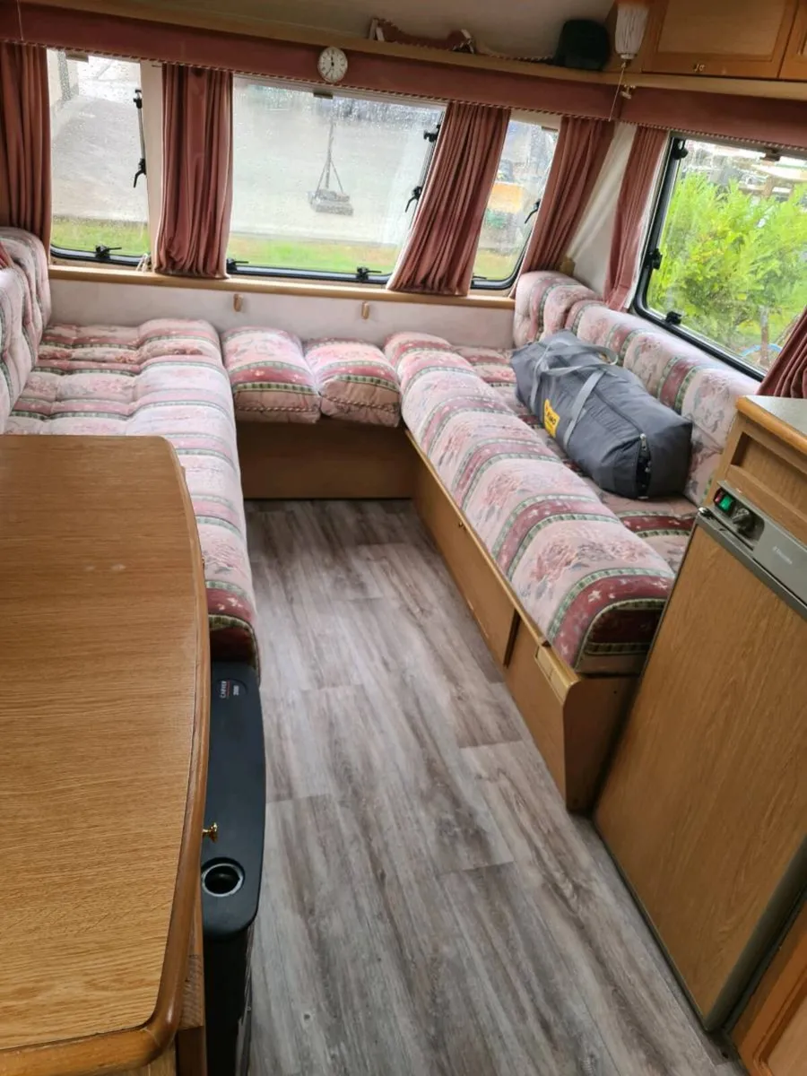 2 berth caravan - Image 4