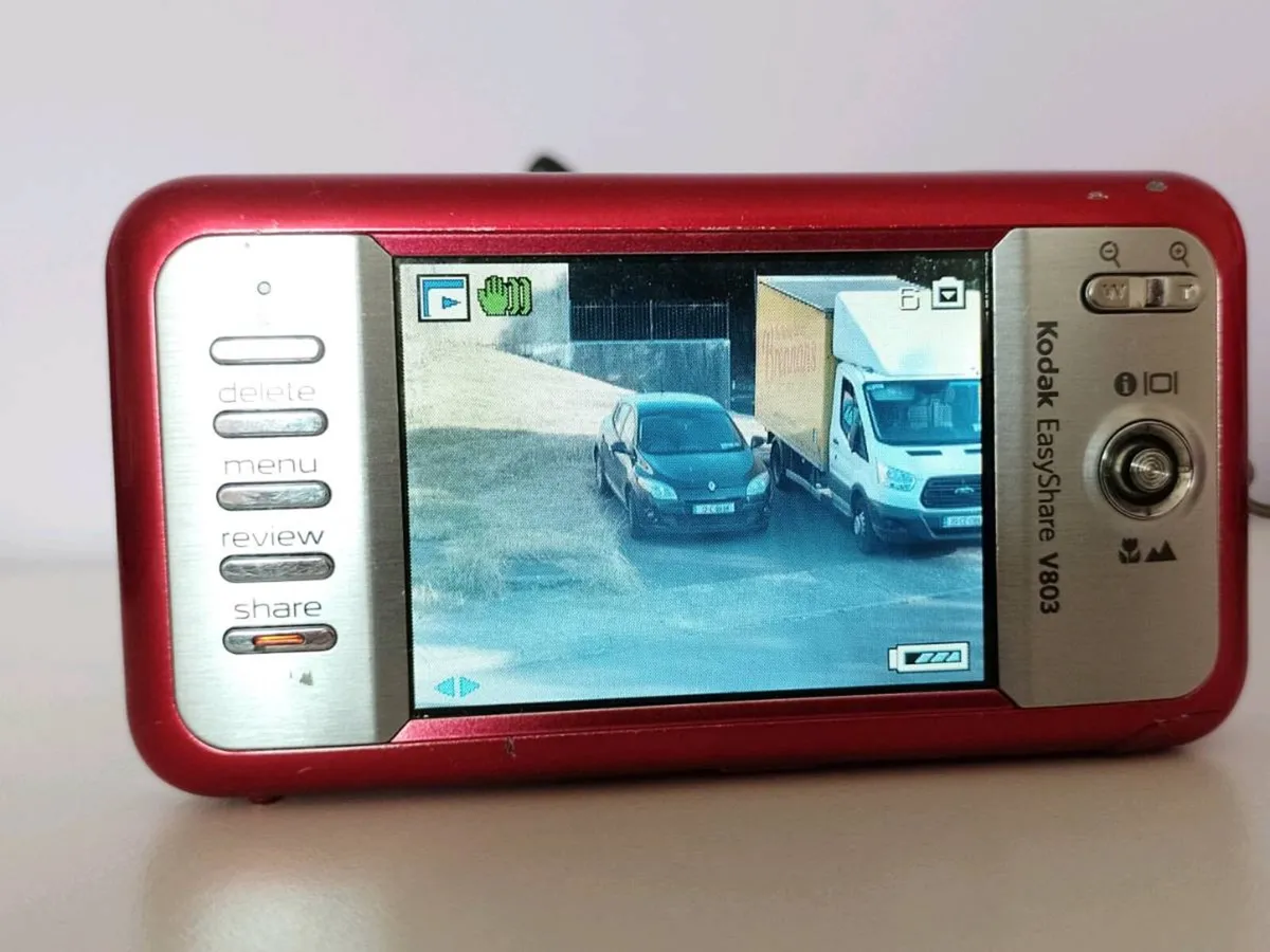 Kodak  Easyshare Digital Camera - Image 4