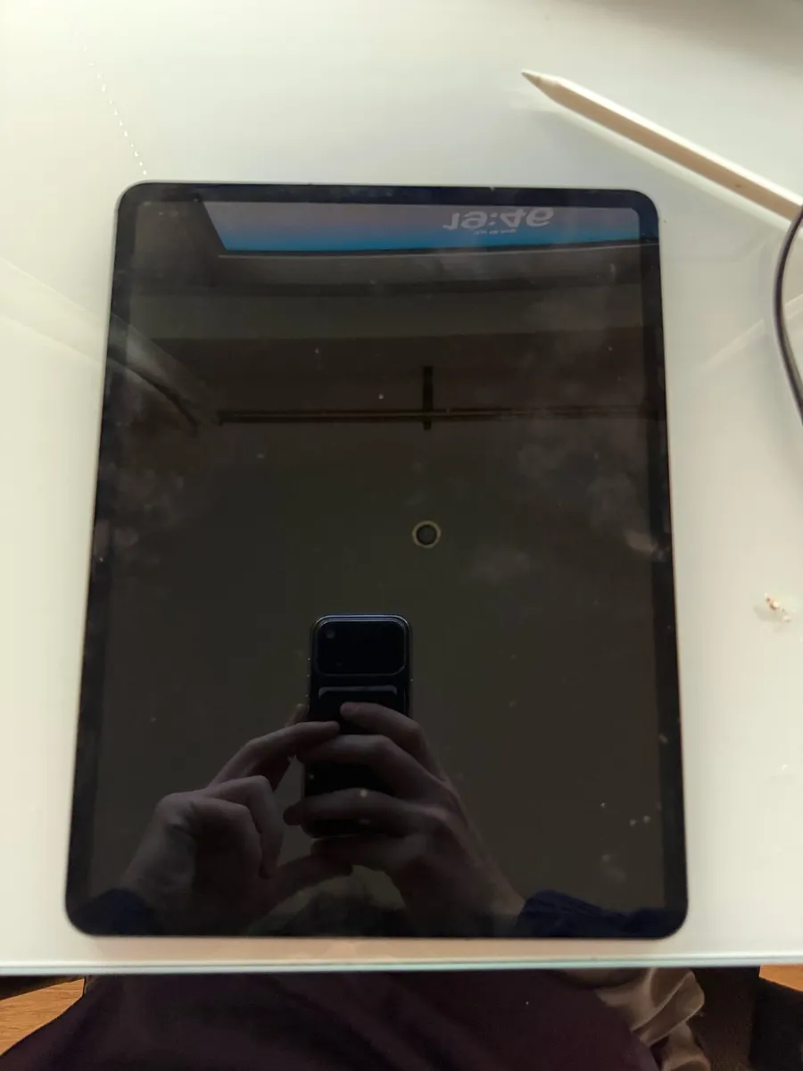 iPad Pro 12.9 inch 4th generation 256gb - Image 2