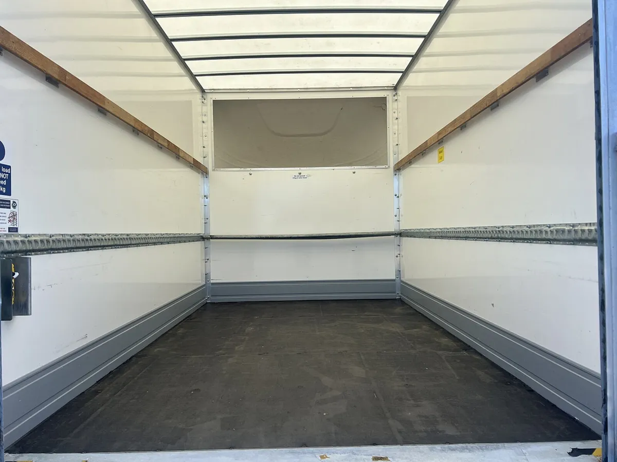 2023 Peugeot Boxer Luton Box Van - Image 3