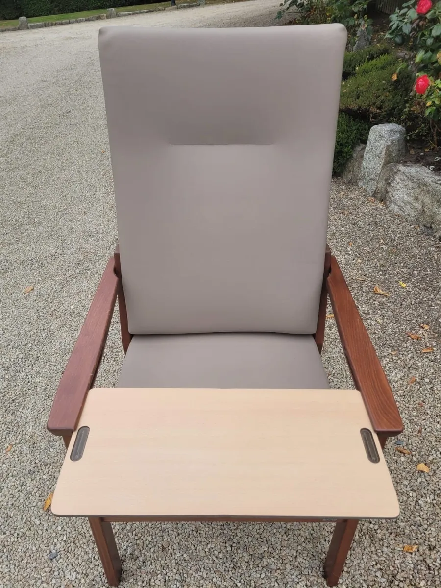 Orthopedic Chair with dining tray - Image 3