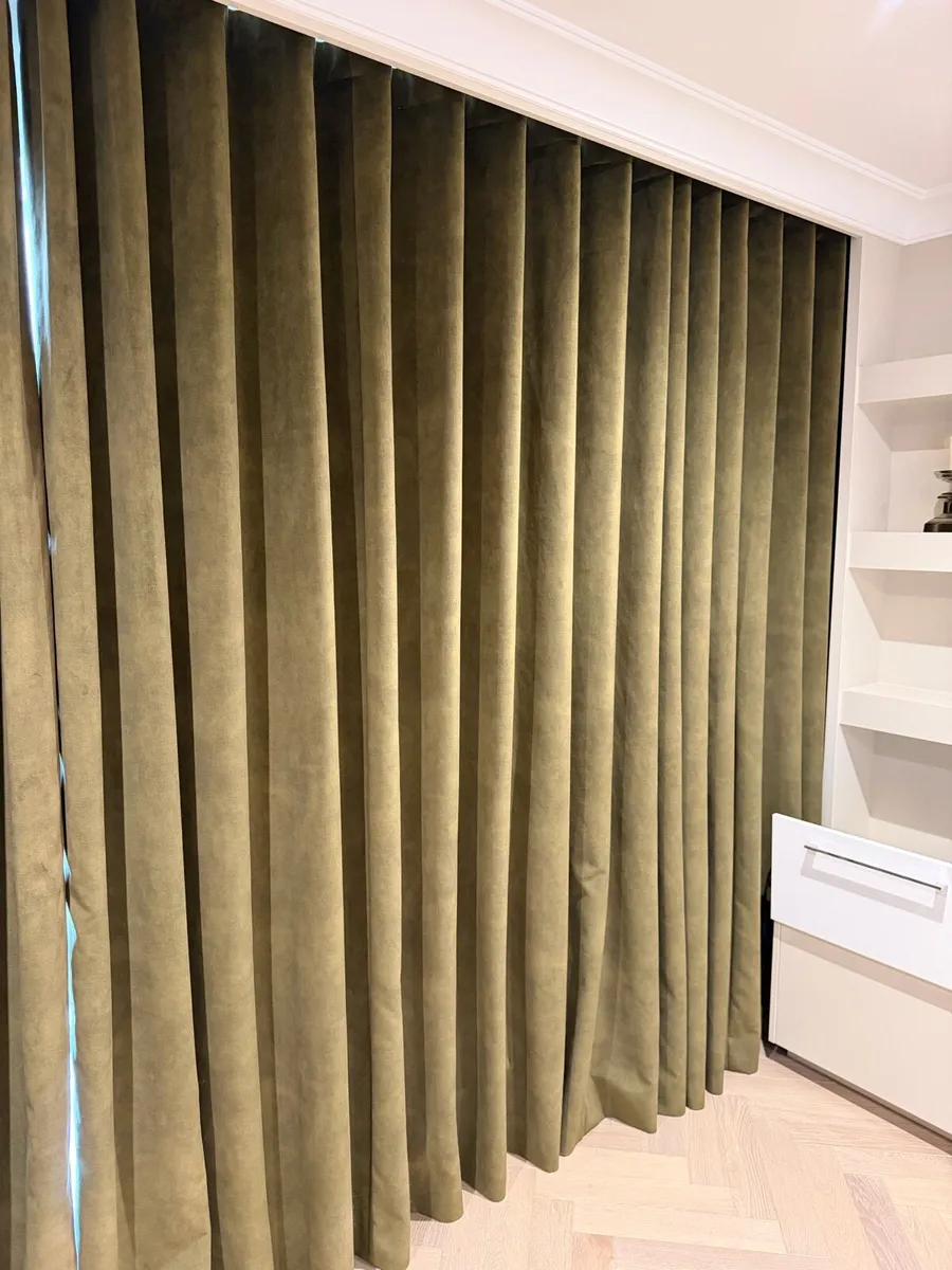 Curtains - Image 2