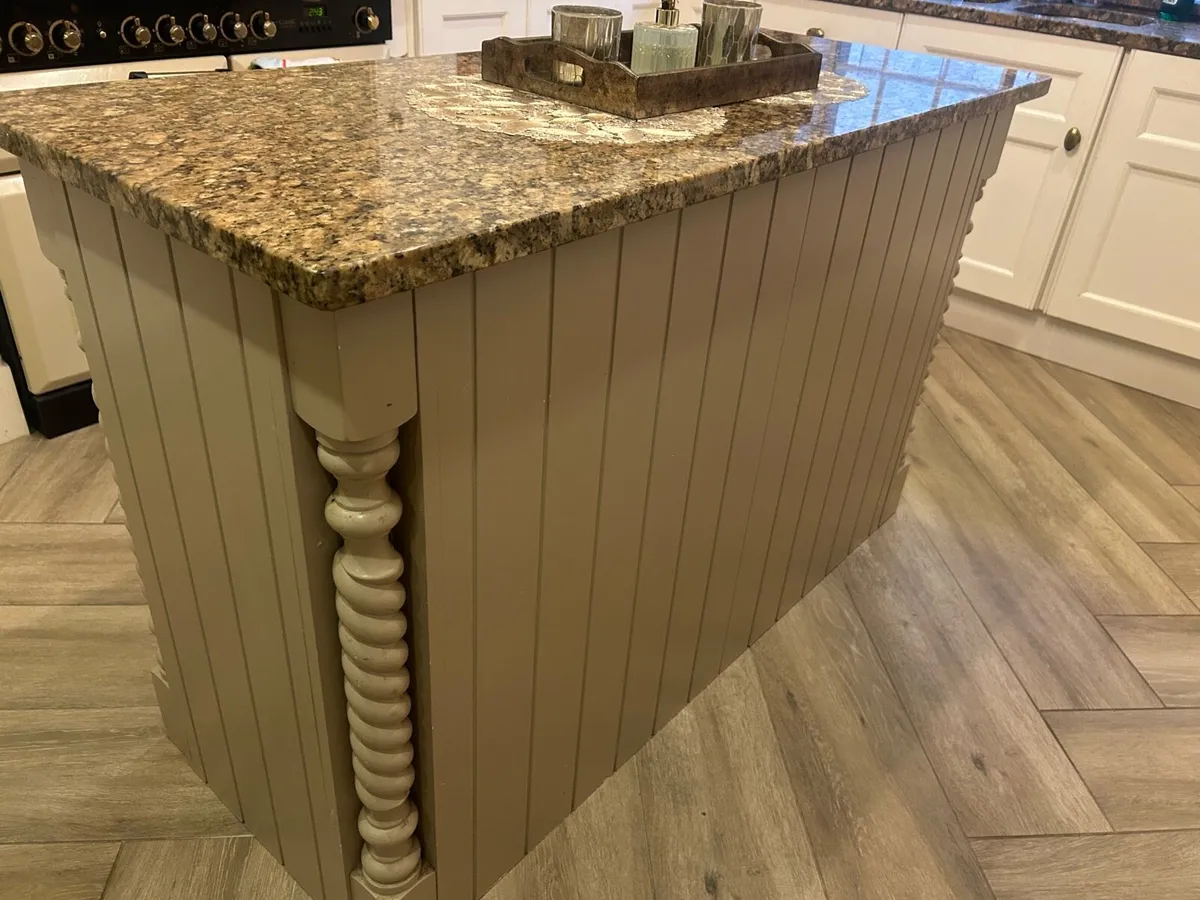 Kitchen Island - Image 3