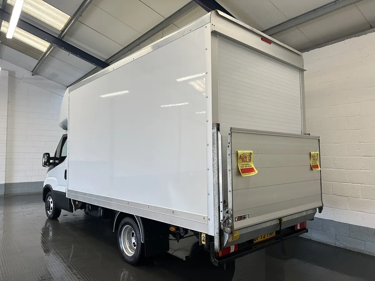 2023 Iveco Daily Luton Box Van - Image 4