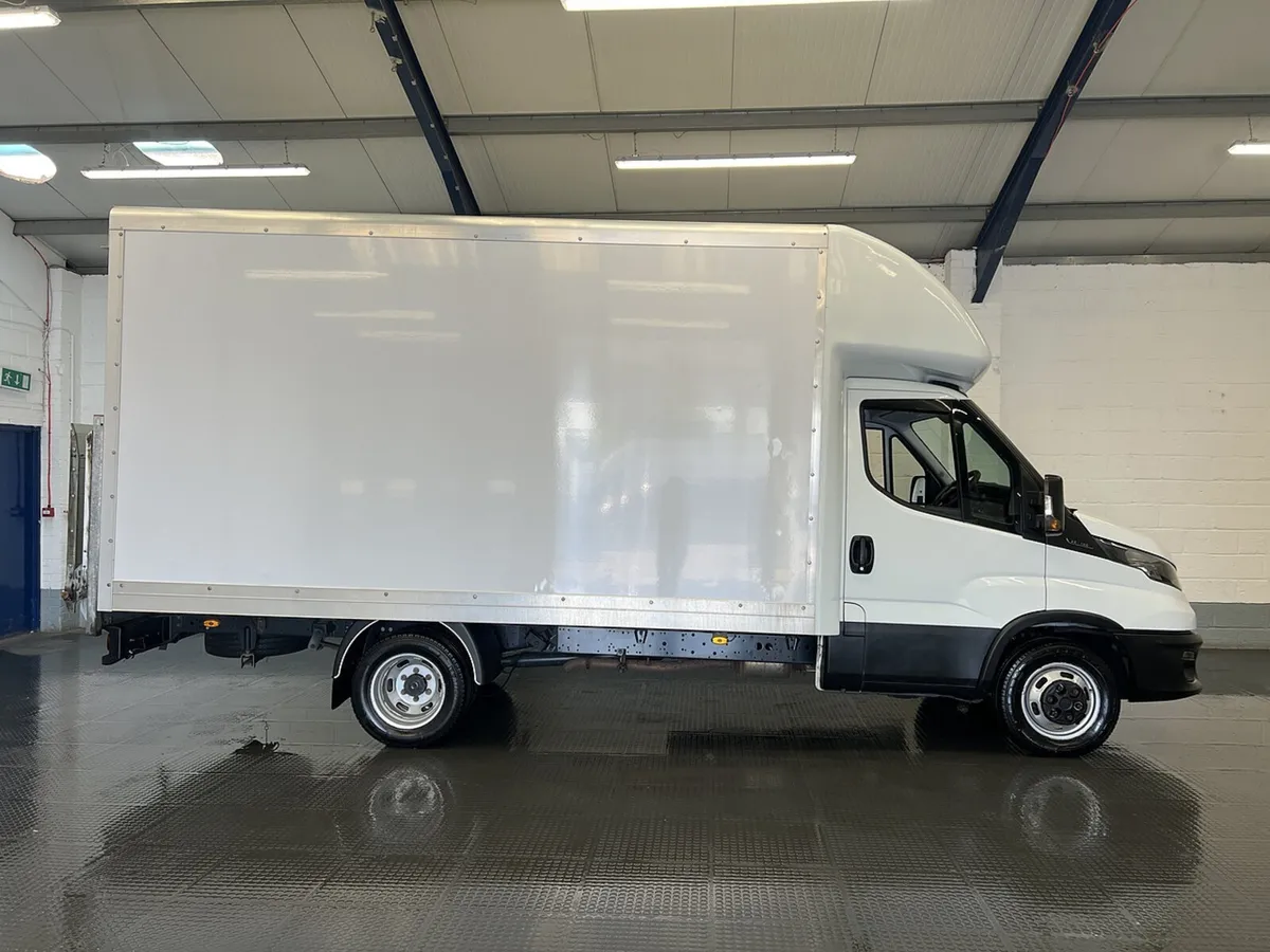2023 Iveco Daily Luton Box Van - Image 1