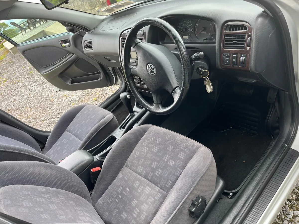 Toyota Avensis 2001 - Image 3