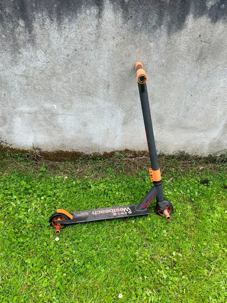Scooter - Image 2