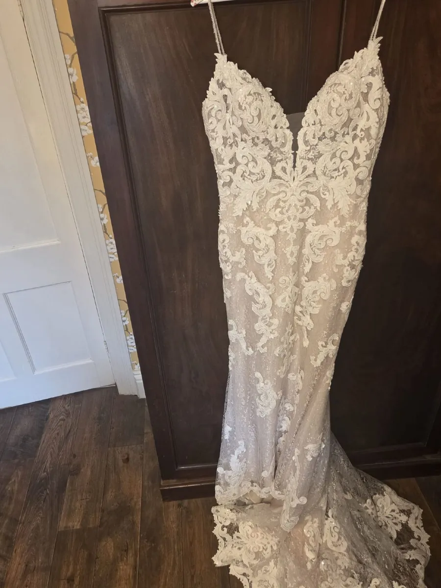 Wedding dress - Image 1