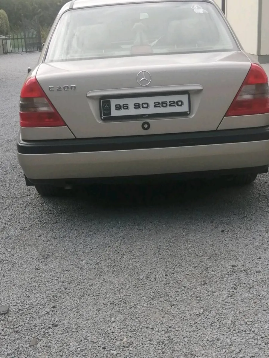 Mercedes 200 petrol 1996 - Image 2