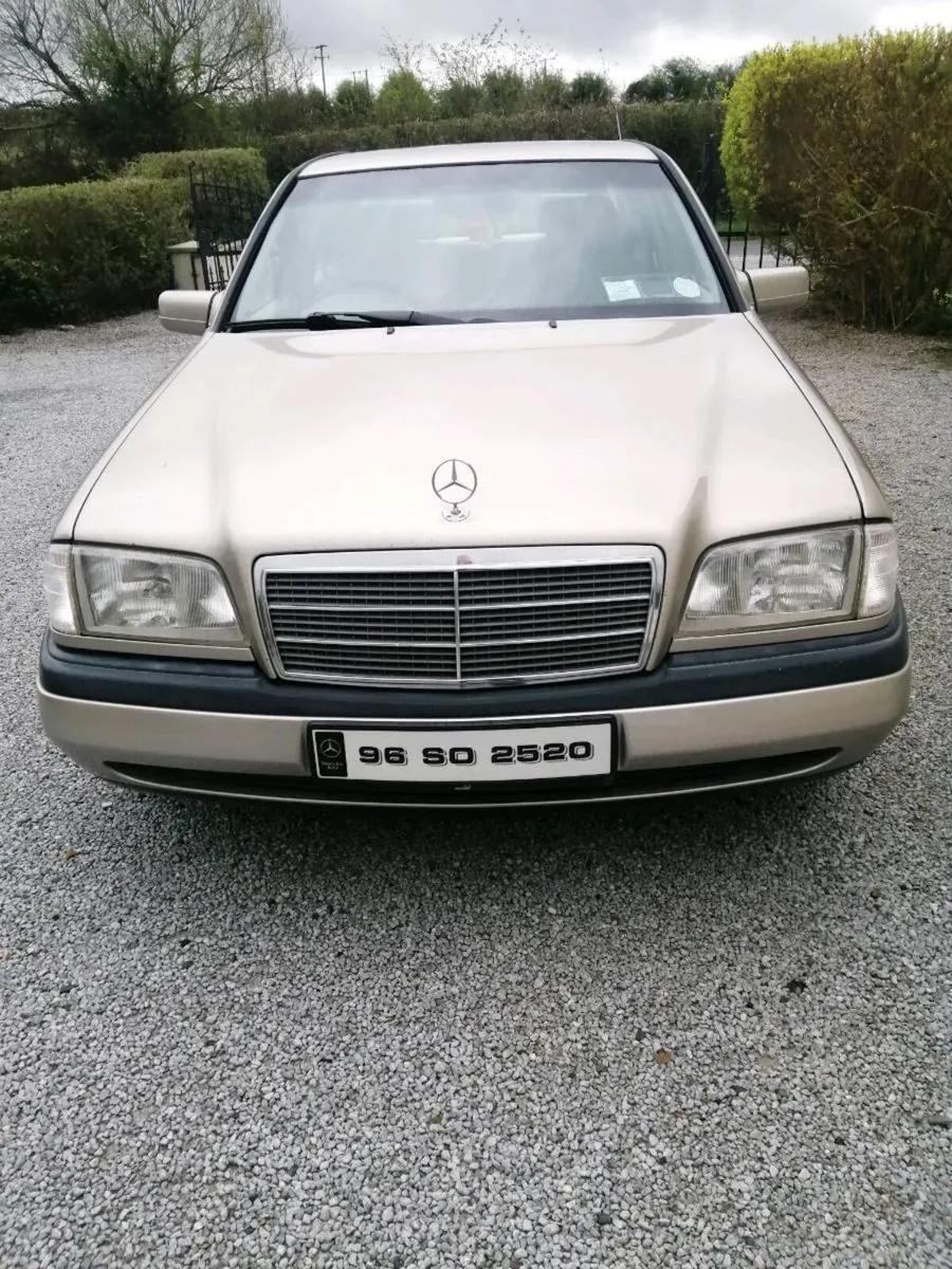 Mercedes 200 petrol 1996 - Image 1