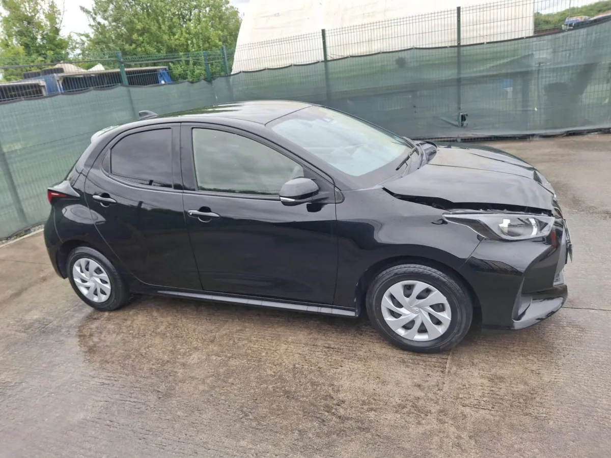202 Toyota Yaris Automatic Light Damage - Image 2