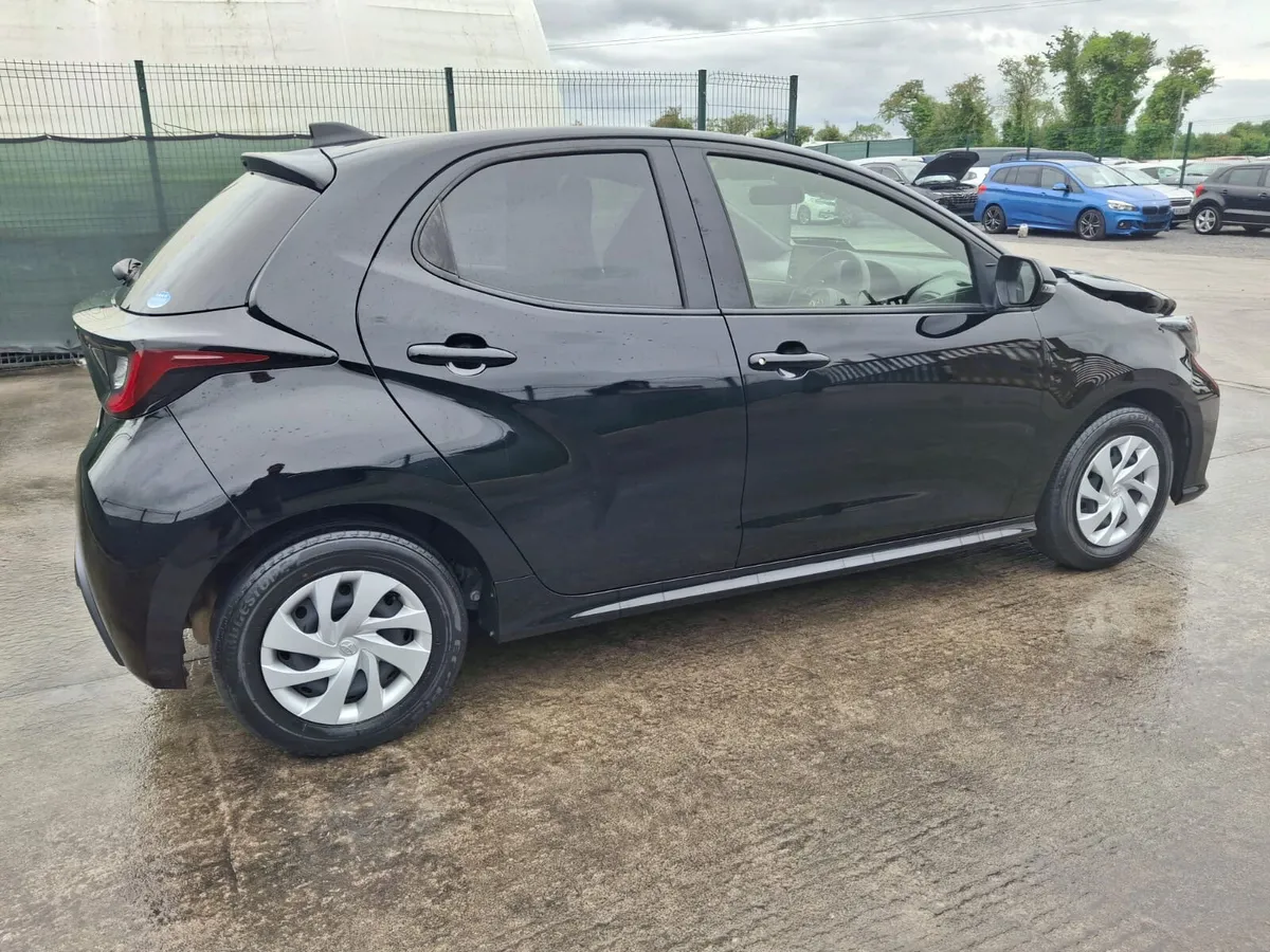 202 Toyota Yaris Automatic Light Damage - Image 3