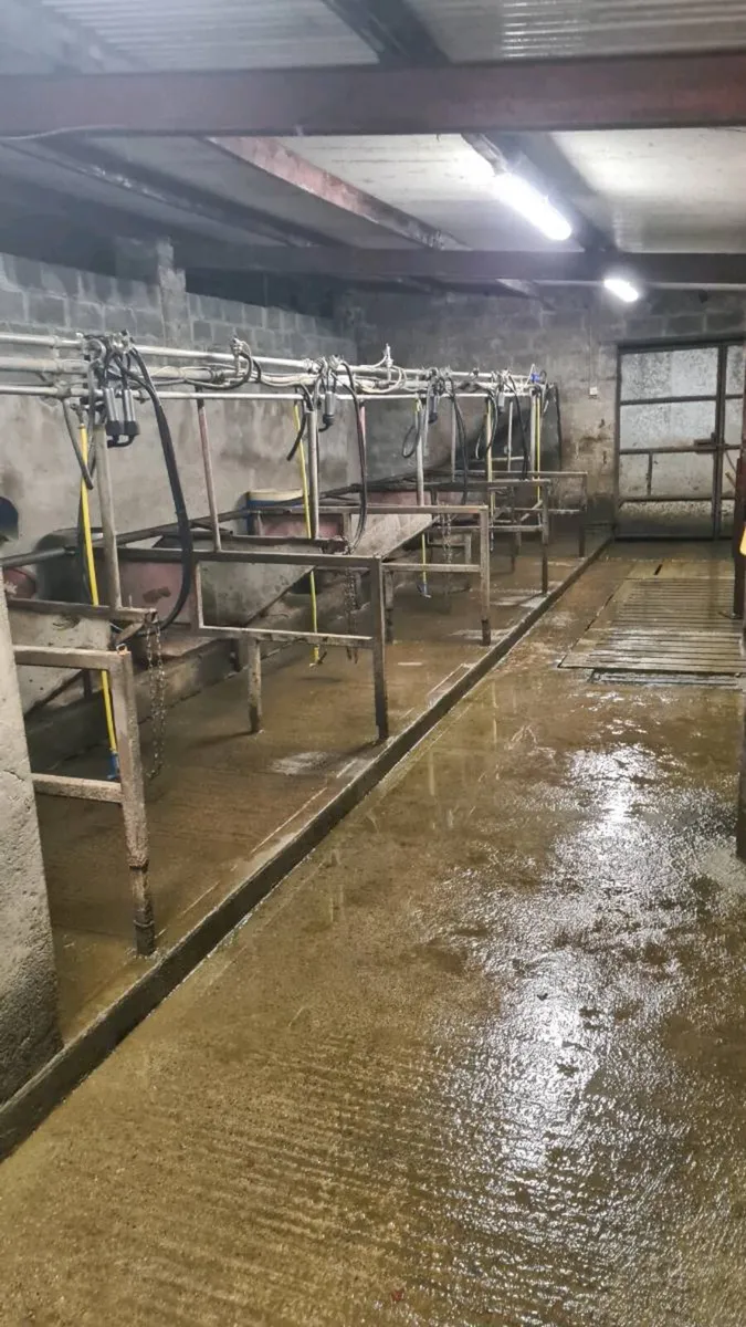 5 unit parlour - Image 1