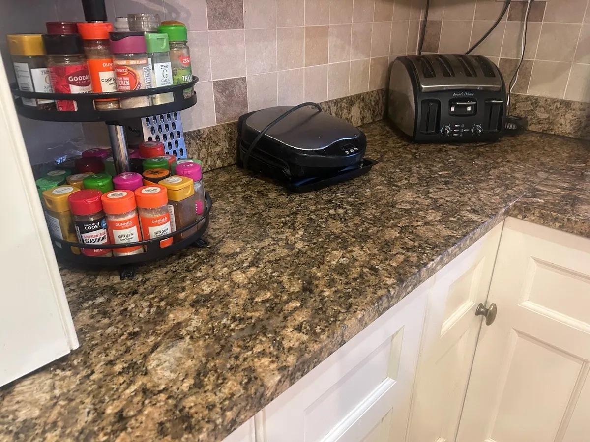 Granite worktop - Image 4