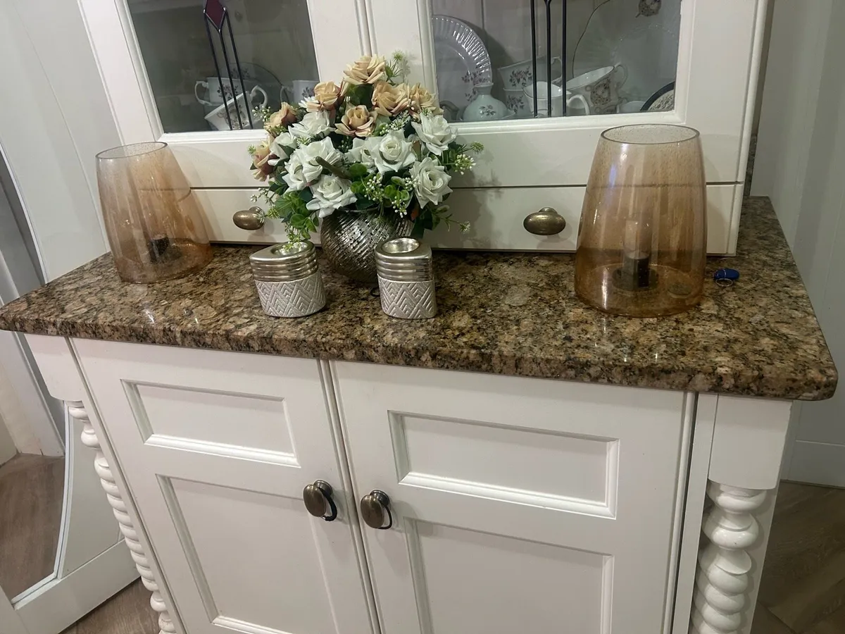 Granite worktop - Image 1