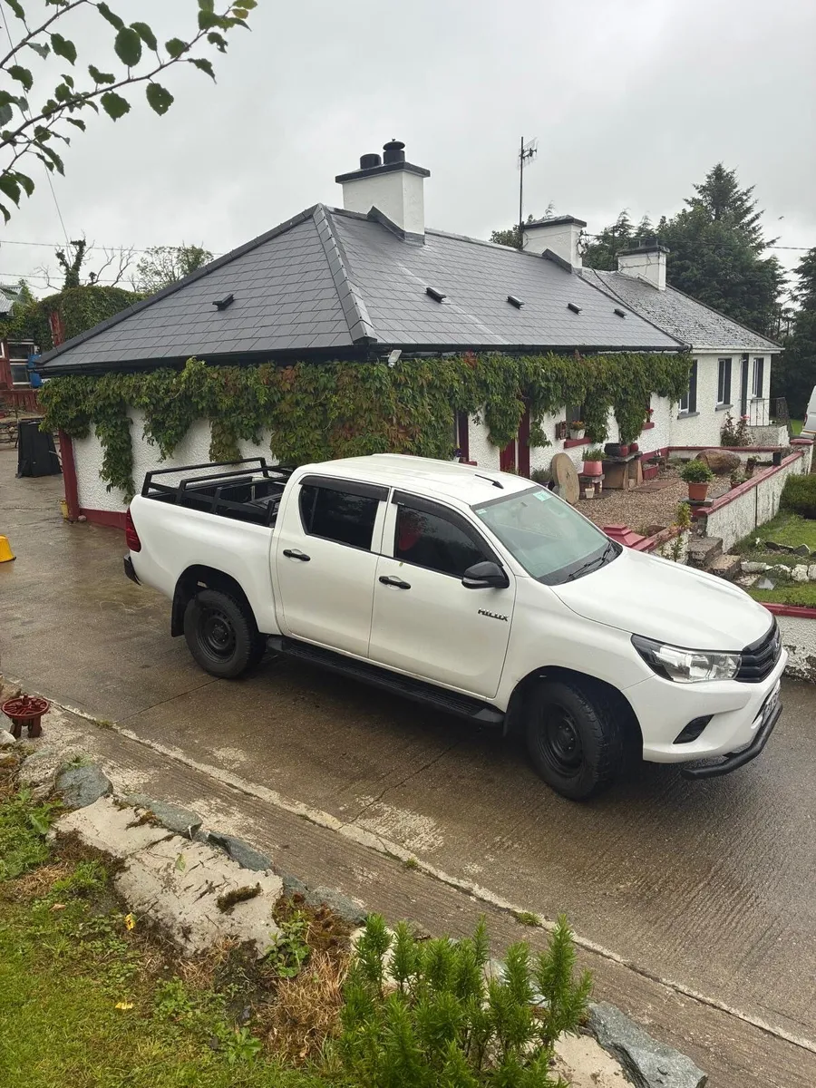 Toyota Hilux 2017 - Image 1